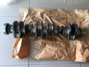 PC200-8鍛(duan)鋼(gang)麯(qu)軸