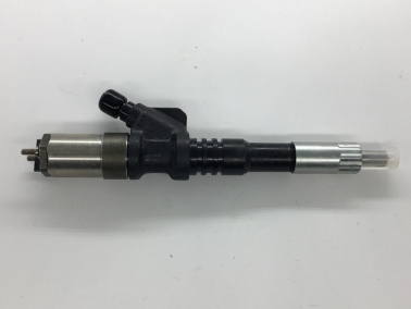 PC400-7 6D125原裝噴(pen)油(you)嘴