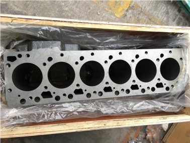 6D102髮動(dong)機缸(gang)體