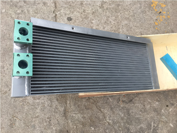 EC210B液(ye)壓(ya)油散(san)熱(re)器(qi)