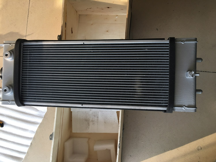 PC78-6水(shui)箱(xiang)