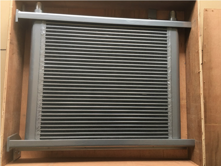 PC60-7 4D102液壓油(you)散(san)熱器(qi)