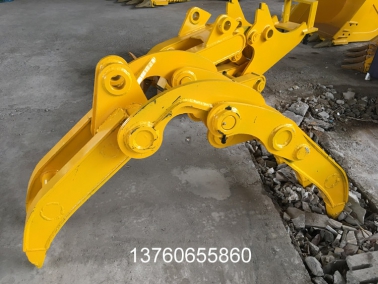 60挖(wa)機(ji)抓木(mu)器(qi)