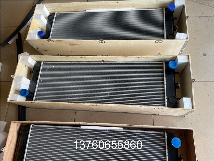 ZAX200-5G鋁(lv)塑(su)水(shui)箱(xiang)