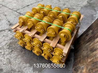 小(xiao)鬆PC200支重輪(lun)