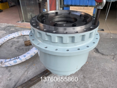 EC460B行走(zou)牙(ya)箱