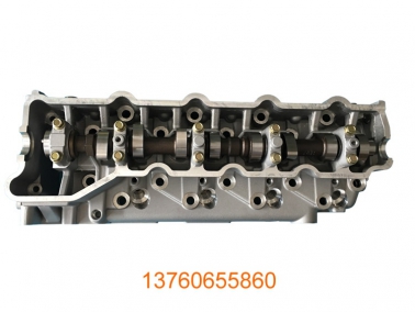 4M40髮(fa)動機(ji)缸(gang)蓋總(zong)成